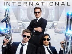 люди в чорному