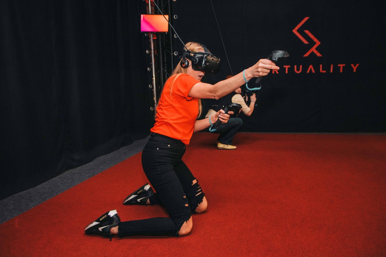 В Киеве прошла селебритиз-презентация игры RevolVR "Дикий запад"