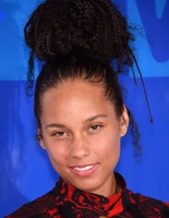 MTV Video Music Awards 2016: кращі б'юті-образи