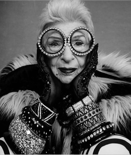 Фешн-блогер Айріс Апфель