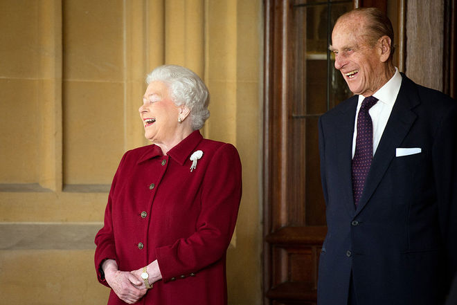 Єлизавета II і принц Філіп святкують 73-ю річницю весілля: історія королівського кохання у фото16