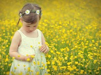 Деточка в цветочках