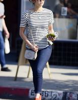Street style: Нина Добрев в Лос-Анджелесе