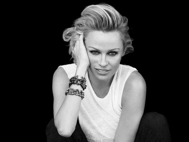 Памела Андерсон