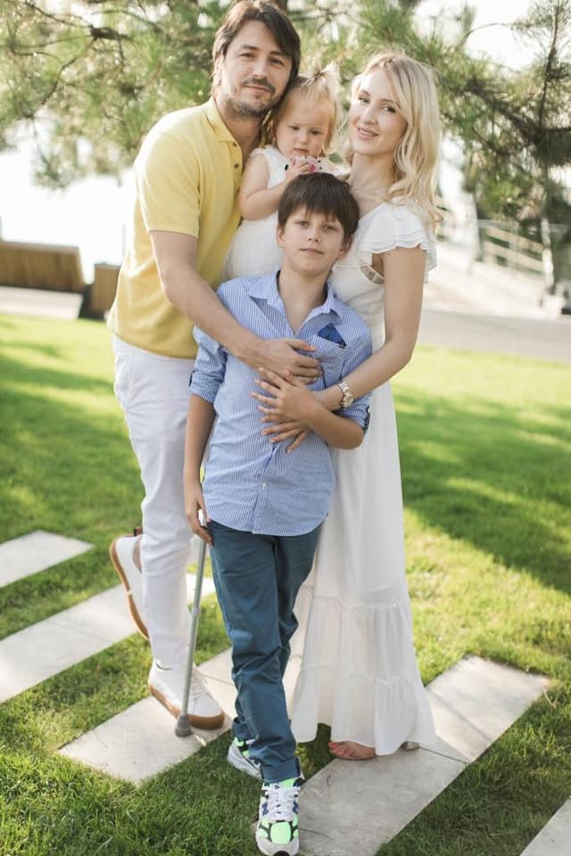 Сергей Притула с семьей