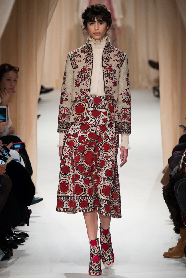 Вышиванка Haute Couture: показ весенней коллекции Valentino