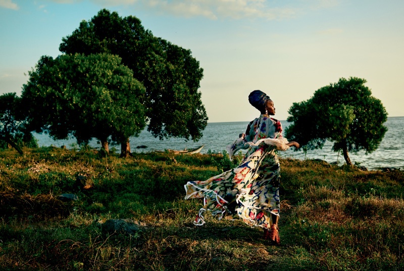 Люпита Нионго в фотосессии для Vogue (2016)