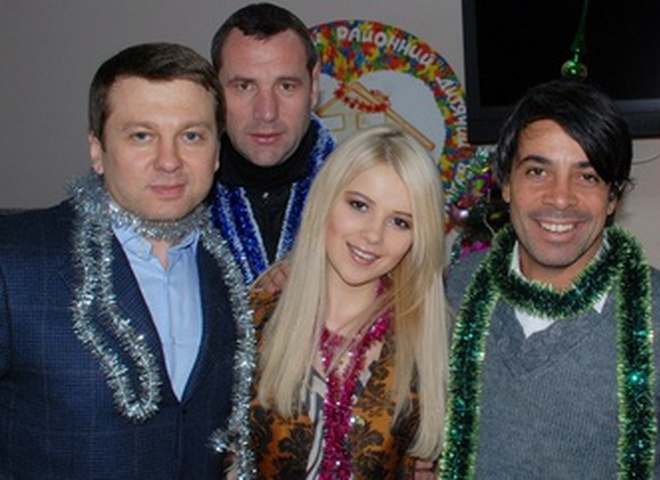 Украинские звезды поздравили детей-сирот с наступающим Новым годом