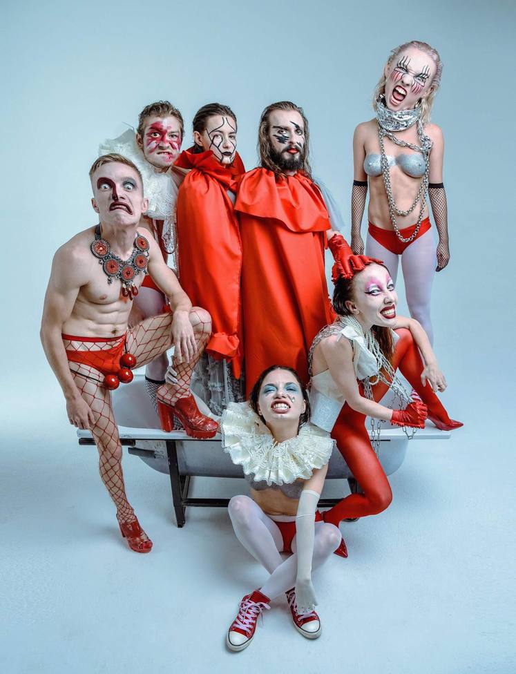 Театр "Мізантроп" презентував провокаційний фотопроект UBU THE KING