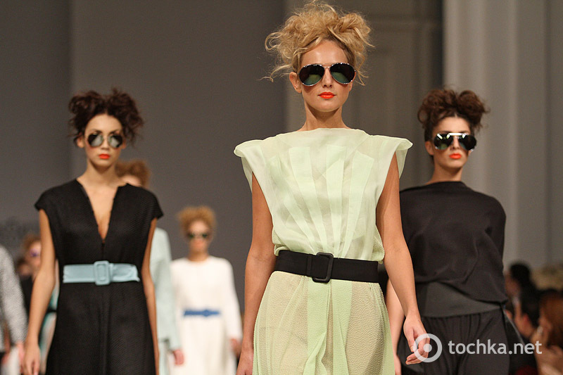 Показ Татьяна ЗЕМСКОВА / Елена ВОРОЖБИТ