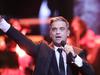 Party Like A Russian: Роббі Вільямс висміяв в новому кліпі російських олігархів (відео)