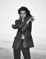 Кращі традиції 90-х в рекламі Giorgio Armani