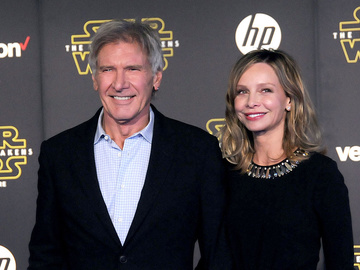 Гаррісон Форд уперше за майже 5 років прийшов на червону доріжку з дружиною Калістою