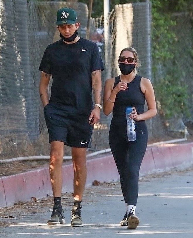 Ешлі Бенсон і G-Eazy