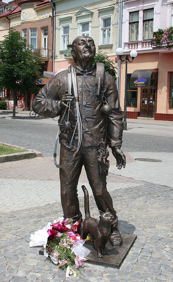 Незвичайні пам'ятники
