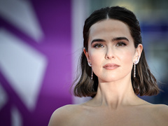 Зірка фільму «Чому він?» Зої Дойч вперше виходить заміж