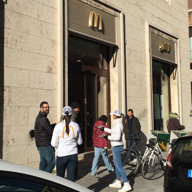 У будівлі Ватикану відкрився McDonald's