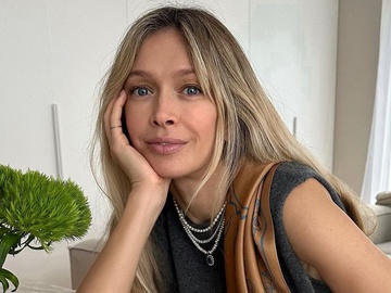 "Просто шикарна": Брежнєва знялася топлес у джинсах, чим підкорила відомих чоловіків