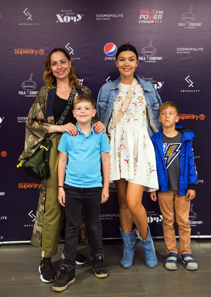 В Киеве прошла селебритиз-презентация игры RevolVR "Дикий запад"