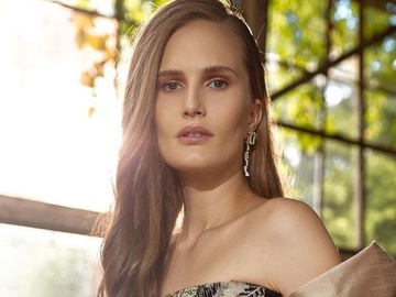 Модель Алла Костромічова на День матері розсекретила другу вагітність