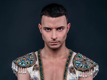 Солист группы Kazaky станцует в легендарном балете "Кармен-сюита"