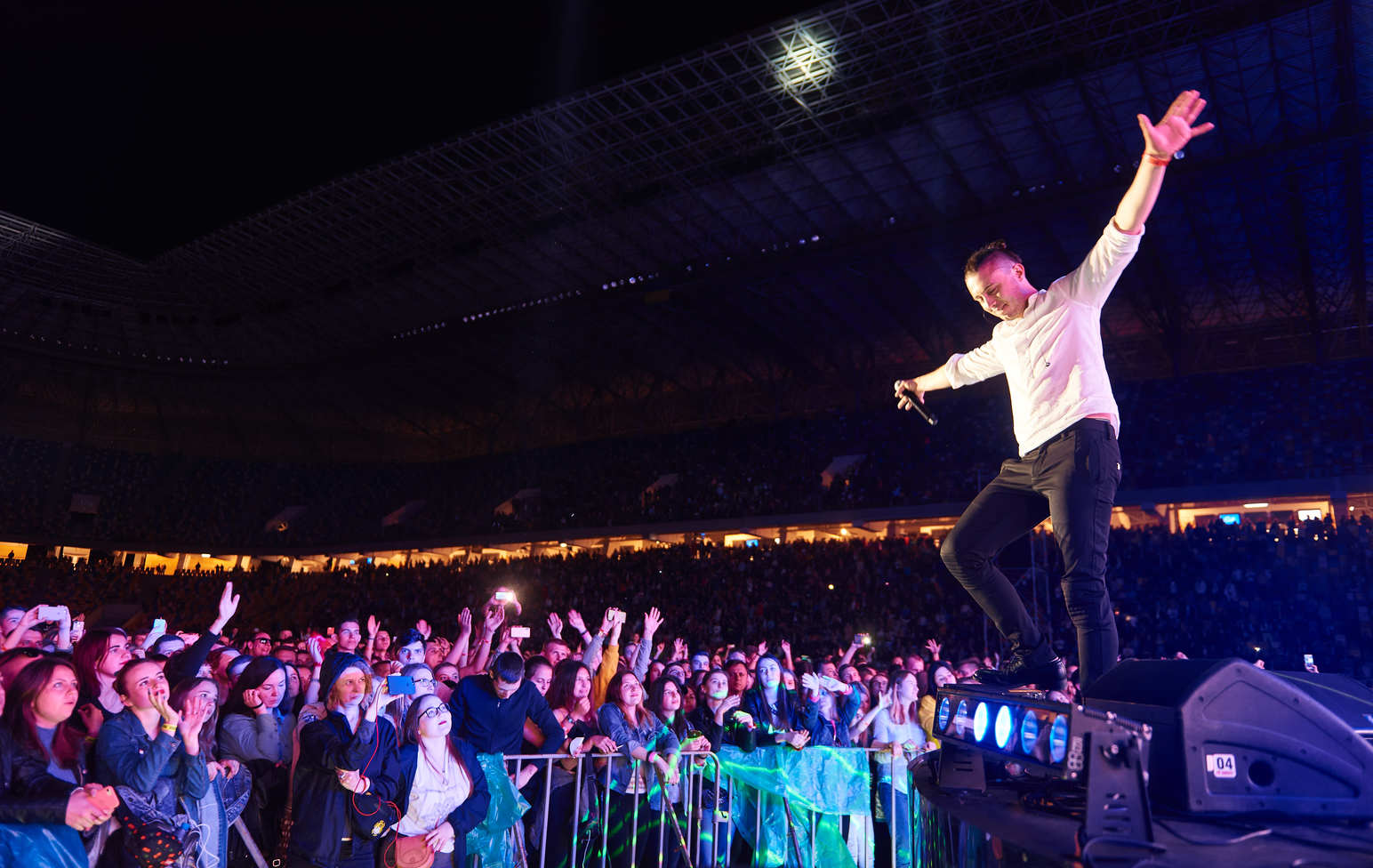 Антитіла в стадионном туре Hello