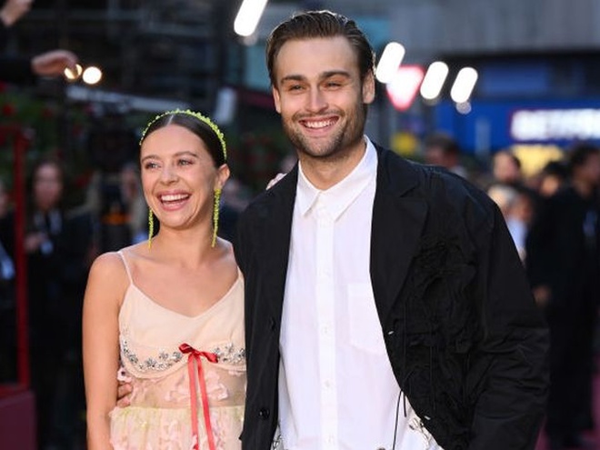 Бел Паулі та Дуглас Бут зіграли весілля: перші фото та список зіркових гостей