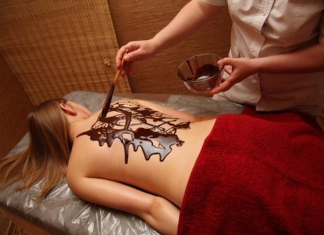 Шоколадний масаж – улюблена процедура ласунчиків