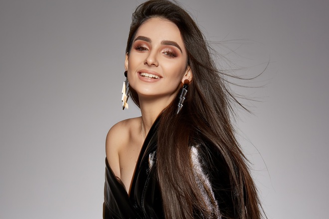 Анна Тринчер