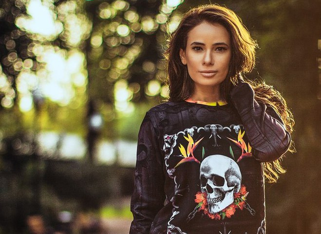 Айза Долматова