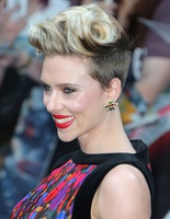 Скарлетт Йоханссон на премьере "Мстители:Эра Альтрона" в Лондоне Скарлетт Йоханссон на премьере "Мстители:Эра Альтрона" в Лондоне