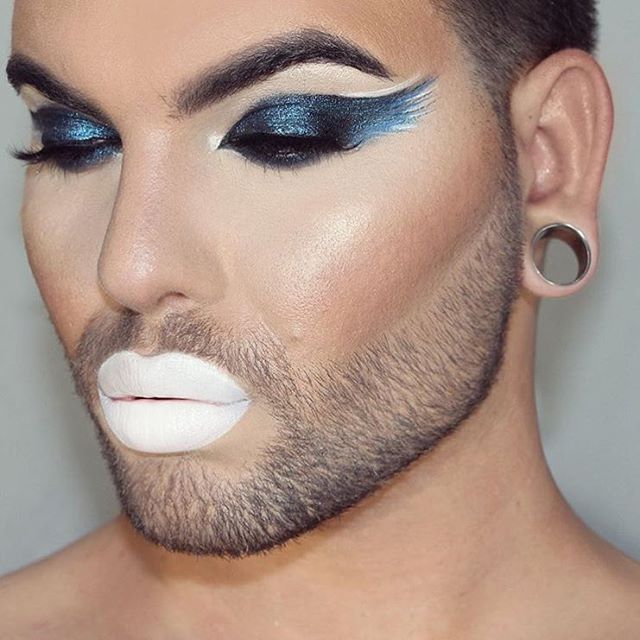мужчины с макиежем