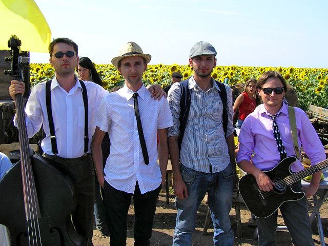 Молоді групи