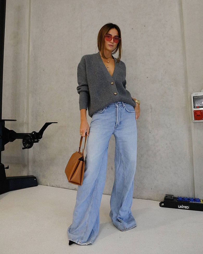 Універсальний сірий — базові кольори в гардеробі 2021