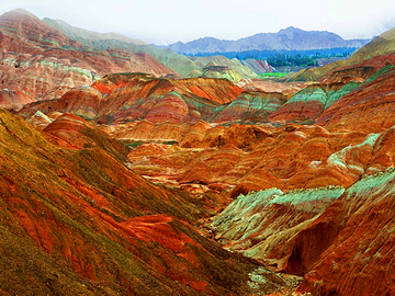 Неймовірно, але факт: кольорові гори Китаю
