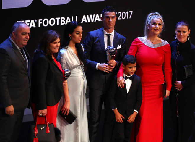 Криштиану Роналду с девушкой