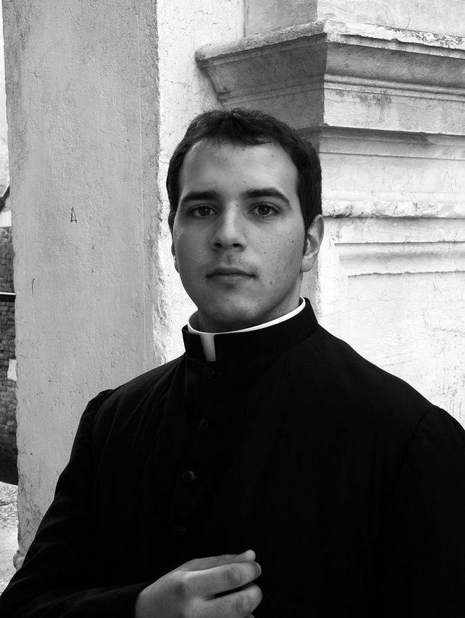 Сексуальные священики из Ватикана для Calendario Romano