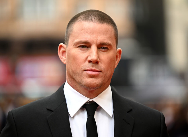 Ченнінг Тейтум засвітив шрам після операції на плечі