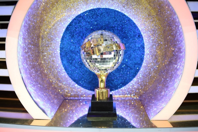 Танці з зірками