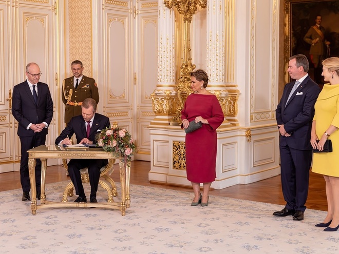 Великий герцог Люксембурга підписав указ про початок передачі престолу старшому синові