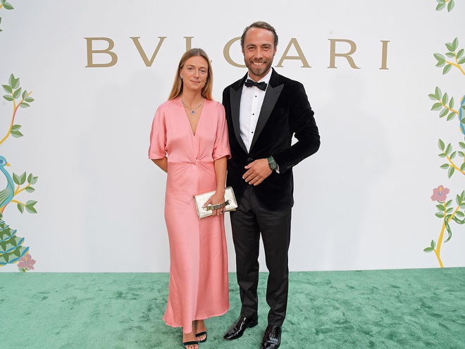 Брат Кейт Міддлтон показав нове фото з вагітною дружиною з нагоди річниці весілля