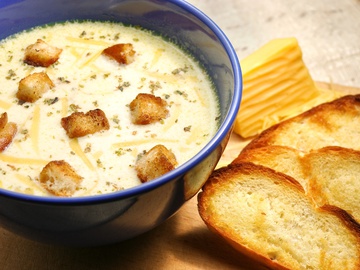 Суп з плавленим сиром і ковбасою - поетапний рецепт