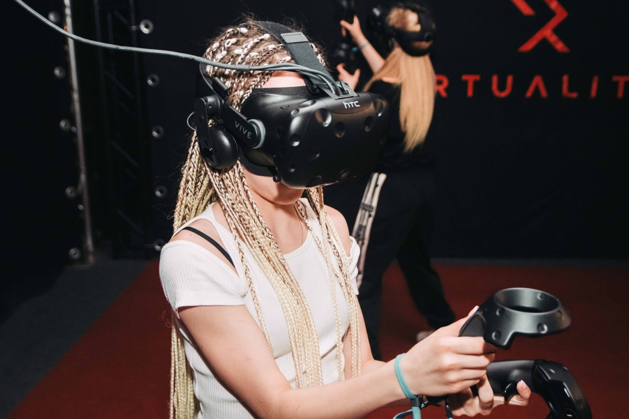 В Киеве прошла селебритиз-презентация игры RevolVR "Дикий запад"