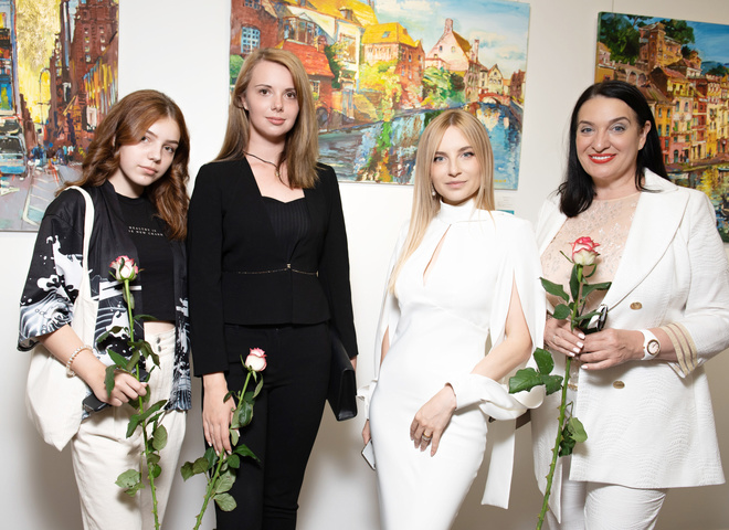 "Про щастя": у Києві відбулася найтепліша виставка літа
