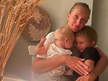 Катерина Осадча повеселила першим селфі молодшого сина Данила