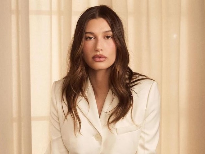 Хейлі Бібер продала косметичний бренд на тлі чуток про банкрутство чоловіка