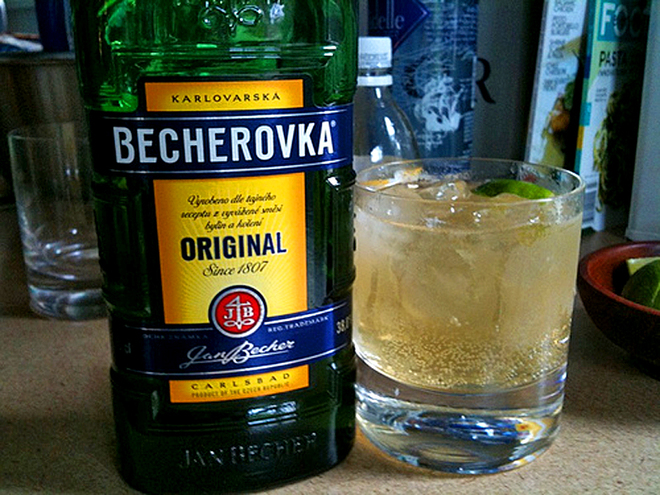 Алкогольний напій "Бехеровка"