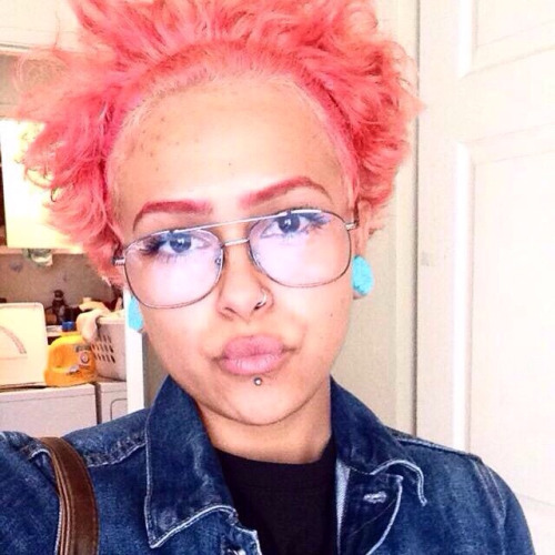 Кольорові брови