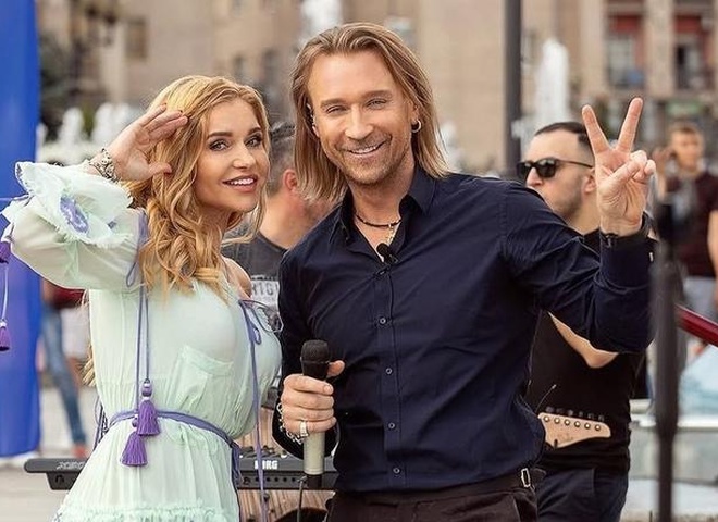 Винника із дружиною запідозрили в уколах краси після появи їхнього нового фото