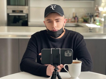 Не тільки Остапчук: Андрій Данилко засвітився на скандальній вечірці у Греції